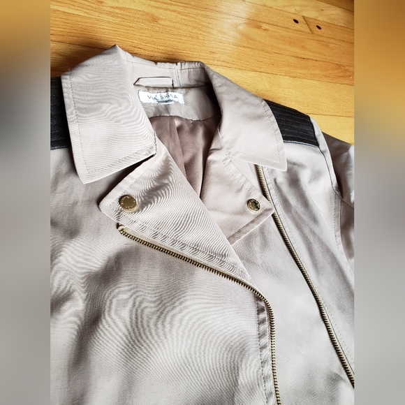 NWOT- Tan Sherlock Trench Coat- Via Spiga- small - Picture 8 of 9